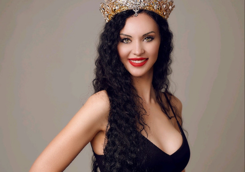 Топ 100 красивых женщин россии 2023