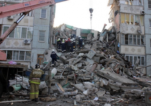 Более 20 человек остаются под завалами обрушившегося дома в Ярославле