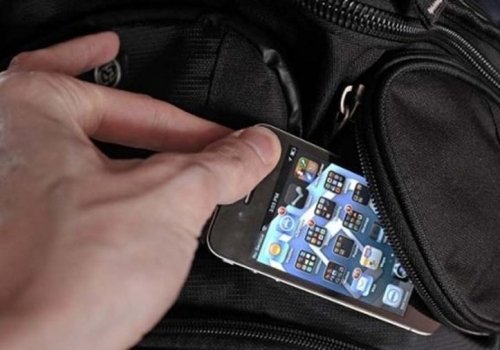 В Омске сотрудники транспортной полиции вычислили укравшего в поезде смартфон