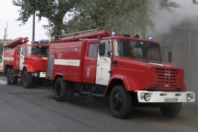 В центре Омска 30 пожарных тушили дом