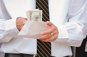 Работодателей ожидают внезапные проверки - будут искать зарплаты «в конвертах»