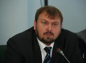 В Омске Депутату Заксобрания Морозову вручили баранки, назвав его отцом бизнесменов, а бороду - брэндом