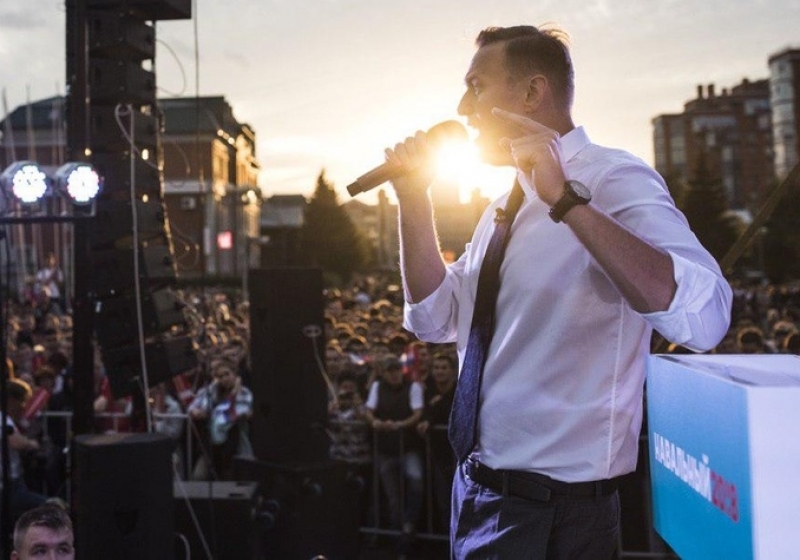 В регионах задерживают волонтеров и сотрудников Навального перед митингом