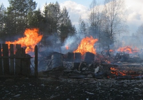 Под омском. Пожар в Шербакульском районе Омской области. Пожар Омск Шербакульский район. Пожар центральное Шербакульский район. Пожар в Шербакульском районе вчера.