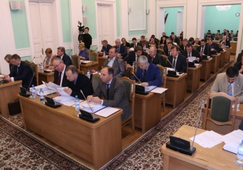 Депутаты решили поднять зарплату мэру Фадиной и председателю Омского горсовета Корбуту в 1,5 раза