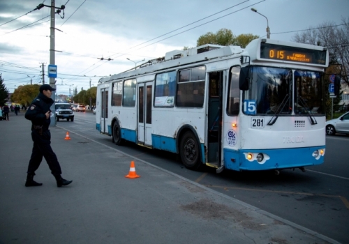 Вчера пассажиры омского троллейбуса были эвакуированы