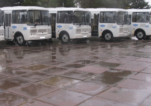 Федеральный центр закупил для Омской области еще 18 школьных автобусов