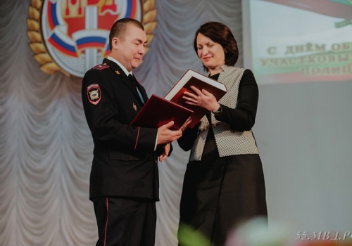 В Омске отметили 95-летие Службы участковых
