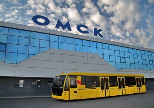К приезду Путина сотрудников омского аэропорта приоденут