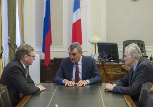 Меняйло на встрече с губернатором Бурковым подчеркнул, что «мусорная» реформа внедряется «с шероховатостями»