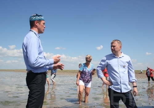 Трофимов, Лобов и Анна Статва открыли экологическую тропу на озере Эбейты