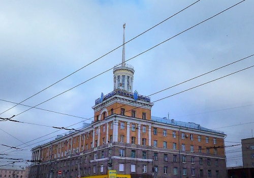 Известный в Омске «дом со шпилем» к приезду Путина останется без ремонта