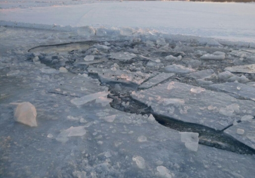 Омский школьник погиб, провалившись под лед