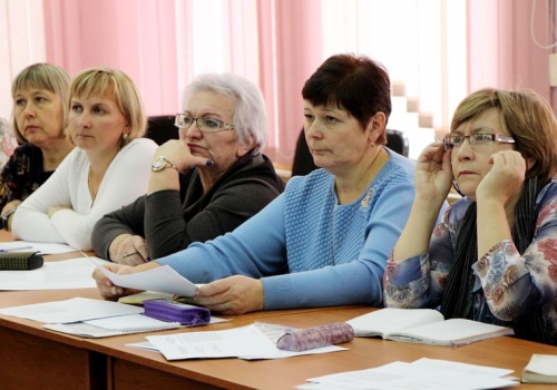 Поднимать деревни Омской области поедут учителя за «приличные деньги» и на пять лет