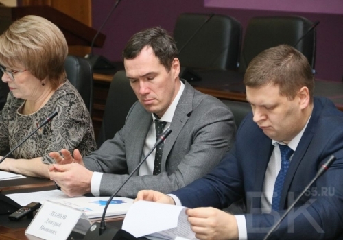 «Мониторинг, мониторинг — а толку?!»: Общественная палата региона обсудила недавние выбросы в Омске