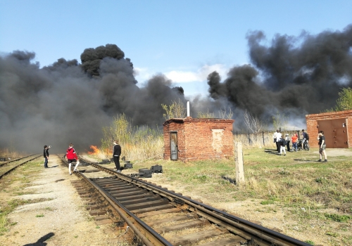 Крупный пожар в Омске был, оказывается, на площадке для списанной в утиль военной техники