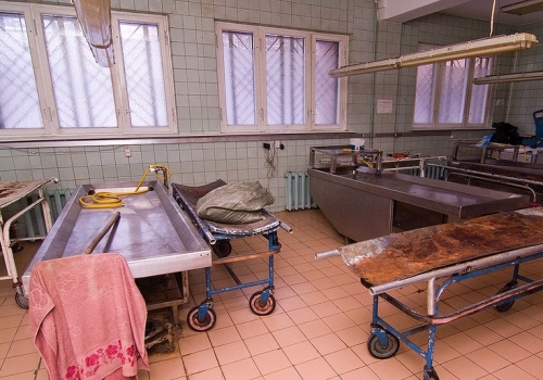 Двенадцатым погибшим человеком от коронавируса в Омске стала тяжело болевшая женщина
