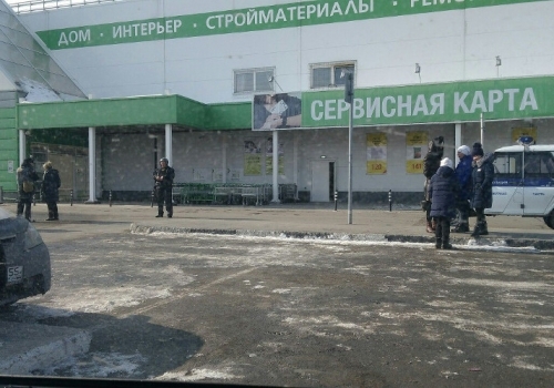 В Омске. несмотря на ограничения. открылись строительные гипермаркеты OBI и «Леруа мерлен»
