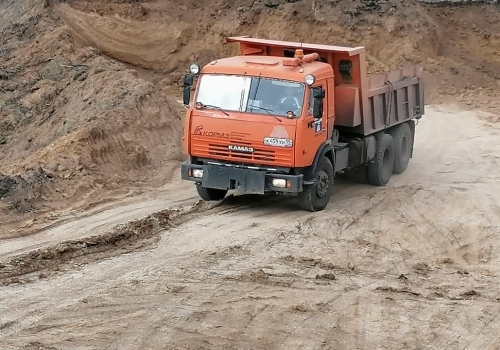 Близ Калачинска дорожники добывают глину у водоохранной зоны Оми