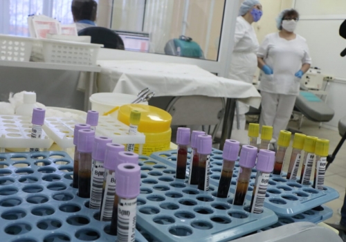 В Омске продолжается заготовка плазмы крови для больных COVIDом