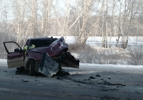 В Омске гибелью водителя «ДЭУ Нексия» закончилось столкновение двух иномарок