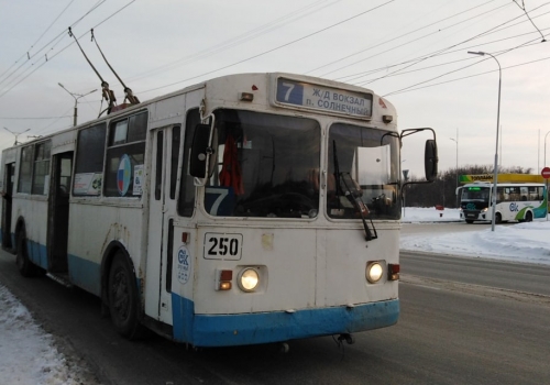 В Омске запускают на маршрут троллейбусный «хлам», который подвергли капремонту