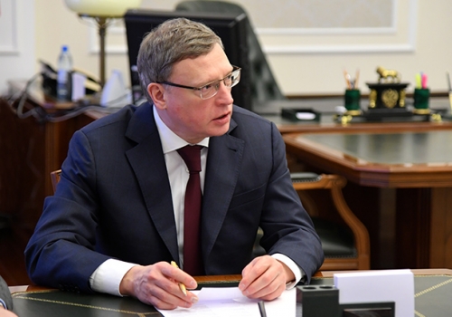 «Омская область досталась Буркову в межэлитном разорванном состоянии»: омич занял 11 место в Национальном рейтинге губернаторов