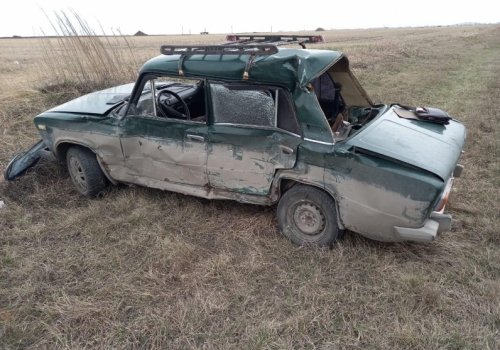 Под Омском водитель «шестерки» погиб, столкнувшись с КамАЗом