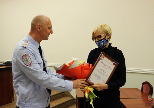 Начальник УМВД России Крючков наградил омичей, которые помогли полиции в раскрытии преступлений