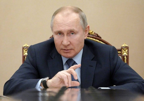 Путин заявил о постепенном восстановлении экономики России