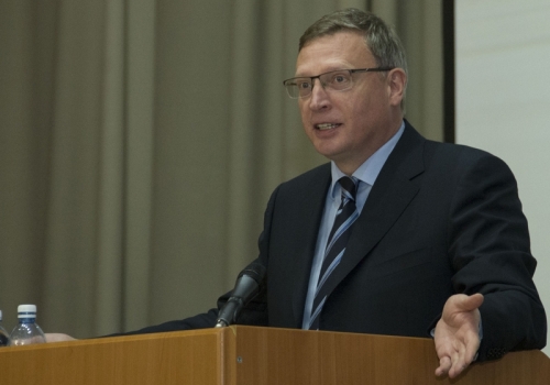 Губернатор Бурков подписал распоряжение о «стимулировании вакцинации» среди работающего населения