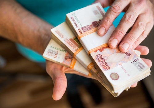 Средняя зарплата по Омской области выросла почти до 42 тысяч рублей