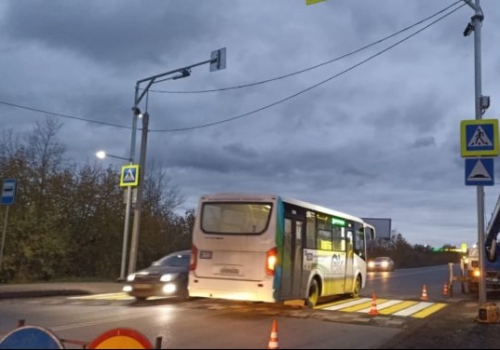 В Омске установили еще одни проекционные пешеходные переходы