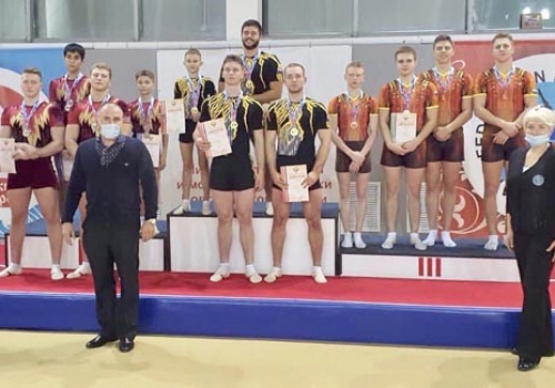 Команда по спортивной акробатике из Омска завоевала несколько медалей