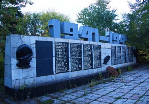 «Заберите его куда хотите!» В Омске собрались снести военный мемориал на территории бывшего Сибзавода
