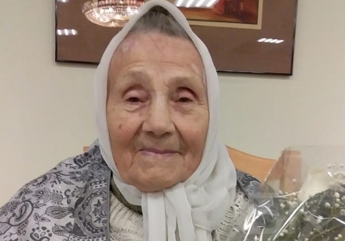 В Успенском соборе Омска поздравили 100-летнюю прихожанку
