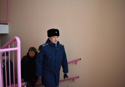 Путин присвоил прокурору Омской области Студеникину звание генерала