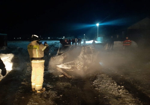 Житель Омской области поджег свой автомобиль, чтобы он не достался эвакуаторщику