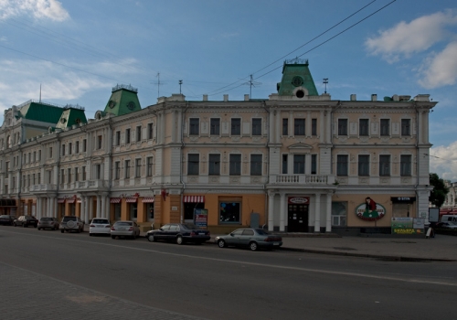 В Омске реконструируют здание-памятник бывшей гостиницы «Россия»