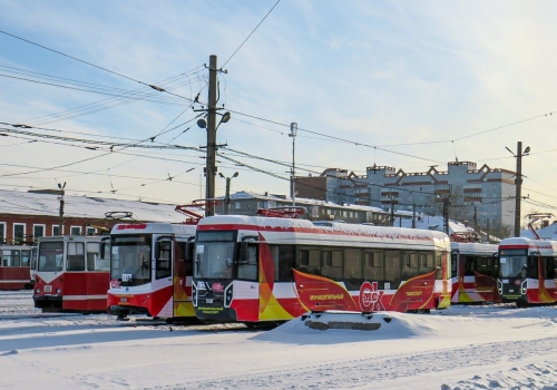 В  Омске требуется еще почти сотня водителей троллейбусов трамваев