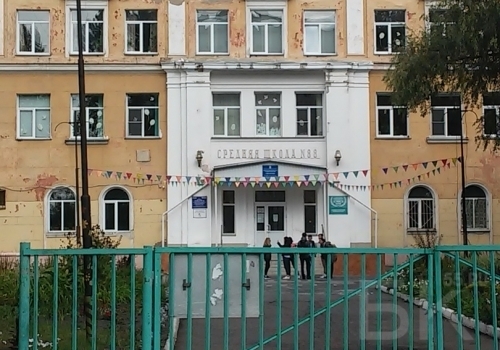 Омскую гимназию, где обрушился потолок, хотят передать в пользование депстрою