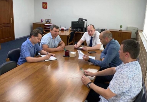 Единоросс Юрий Козловский курирует строительство поликлиники в Омске