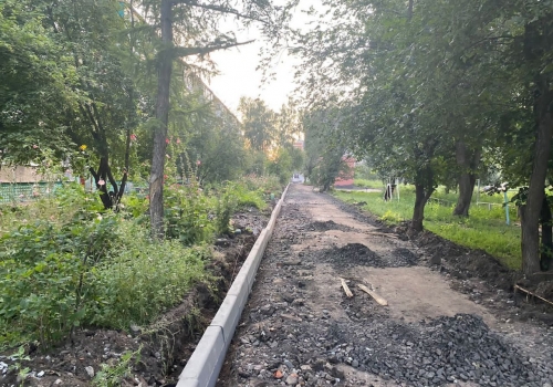 В Омске удалось отремонтировать еще три двора сверх запланированного