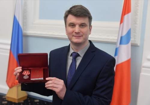 Президент наградил главного внештатного инфекциониста минздрава Омской области