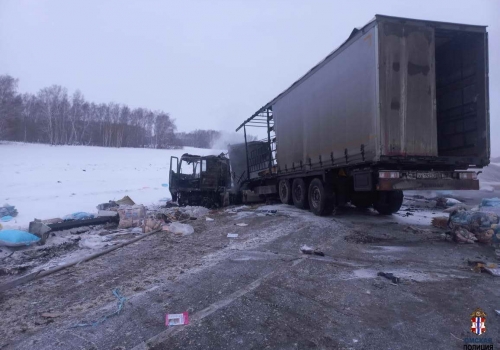 Омская прокуратура взяла на контроль расследование столкновения двух грузовиков