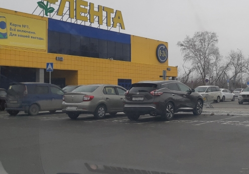 В Омске за парковку на местах для инвалидов наказали двух из пяти автовладельцев