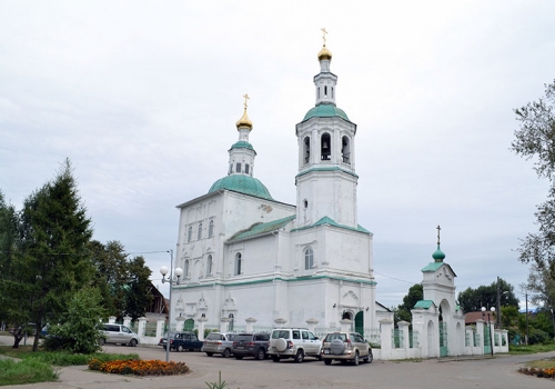 Двух жителей Омской области осудили за кражу из церковной лавки