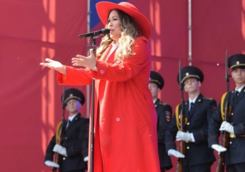 Ирина Дубцова свою новую песню впервые вживую спела в Омске