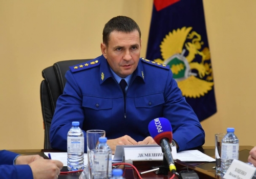Зам генпрокурора Демешин: губернатору Хоценко надо внести предостережение и объявить представление