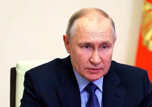 Путин пообещал омской журналистке «посмотреть» на то, чтобы протянуть строящуюся автотрассу до Омской области